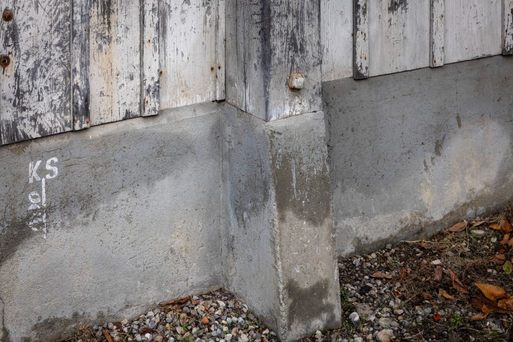 Detail Sockel. Foto: Elia Schneider, 2023