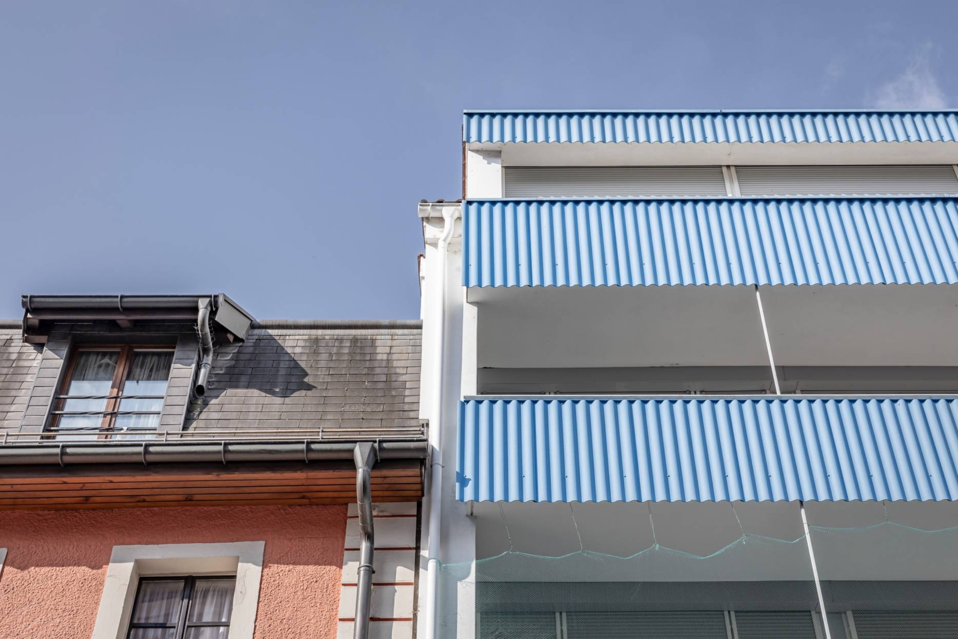 Detailansicht Südfassade. Foto: Elia Schneider, 2024