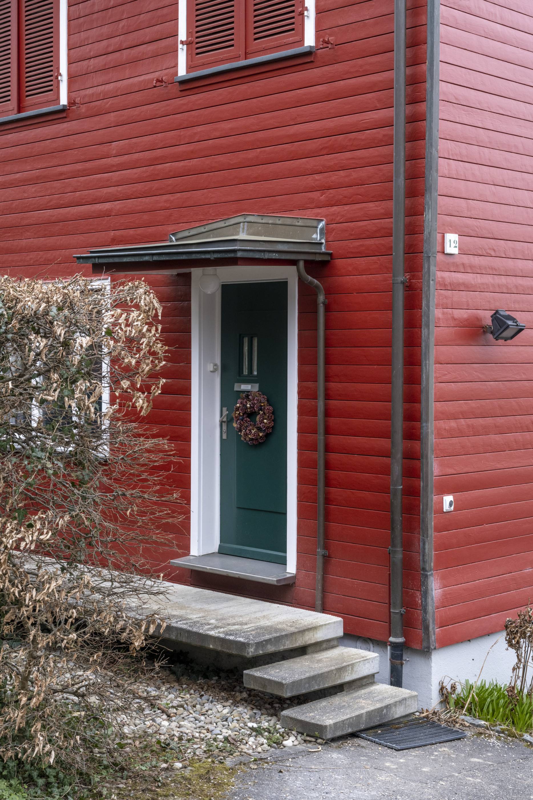 Eingang. Foto: Elia Schneider, 2023