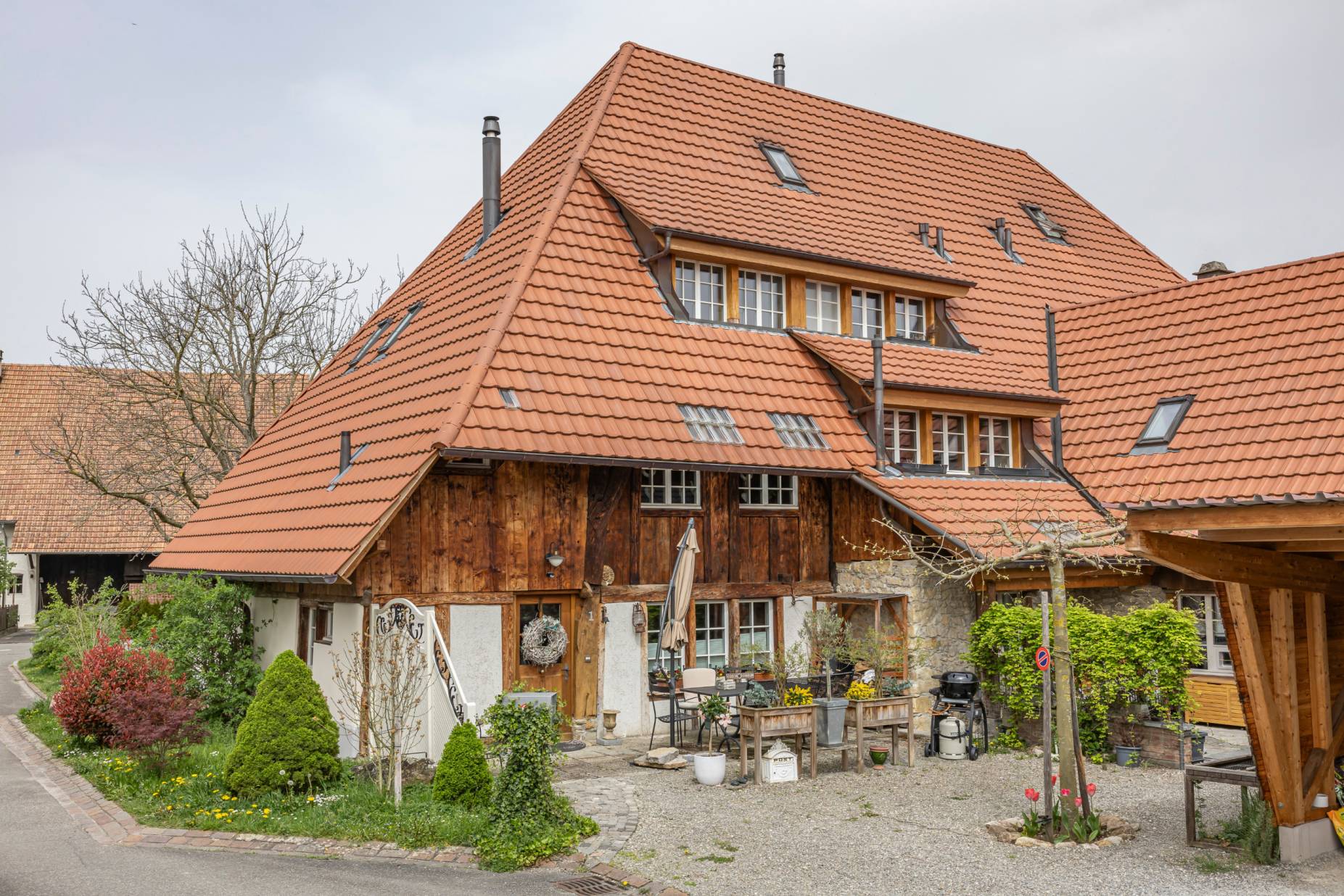 Ansicht Südwest. Foto: Elia Schneider, 2024