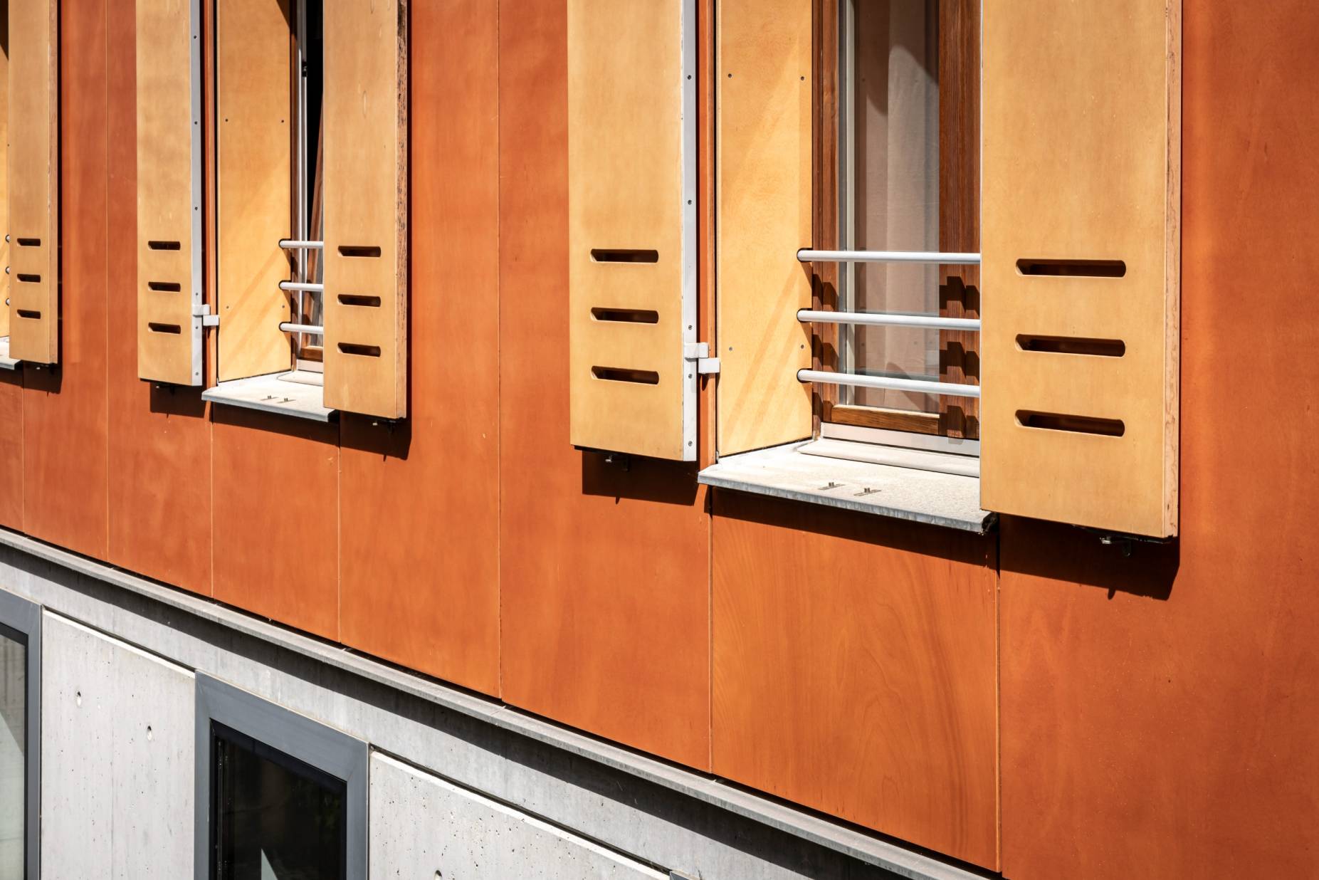 Detail Fensterläden. Foto: Elia Schneider, 2024