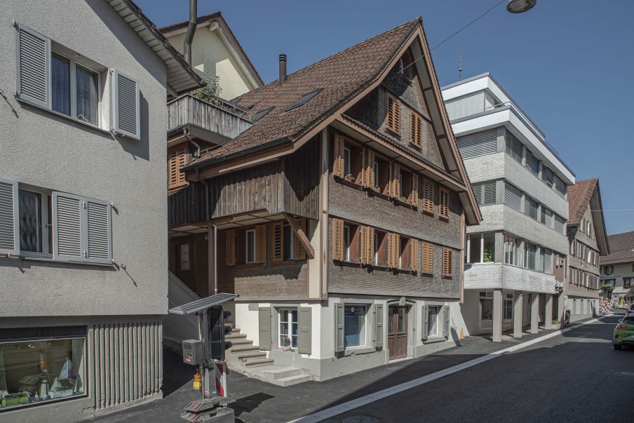 Ansicht West mit Kontext. Foto: Elia Schneider, 2022