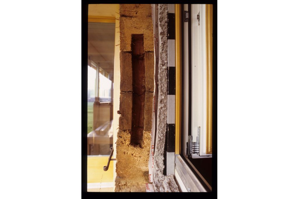Nachträgliche Fenstervergrösserung. Foto: Marzell Camenzind, Amt für Denkmalpflege und Archäologie des Kantons Zug (1698_496), 2008