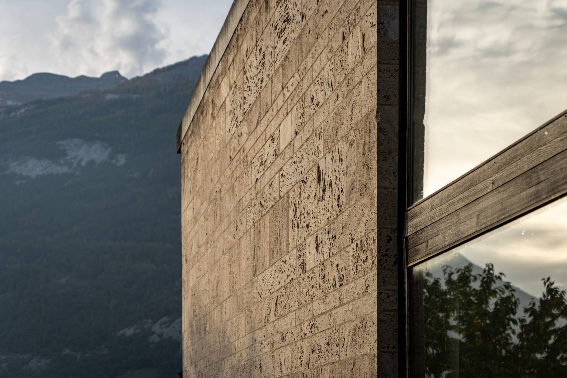 Detail Fassade Süd. Foto: Elia Schneider, 2022