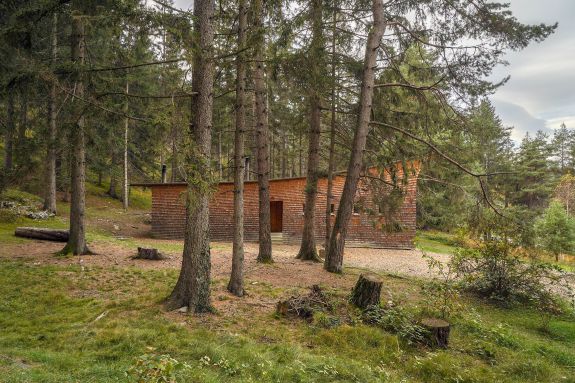 Ansicht Nord mit Eingang. Foto: Elia Schneider, 2022