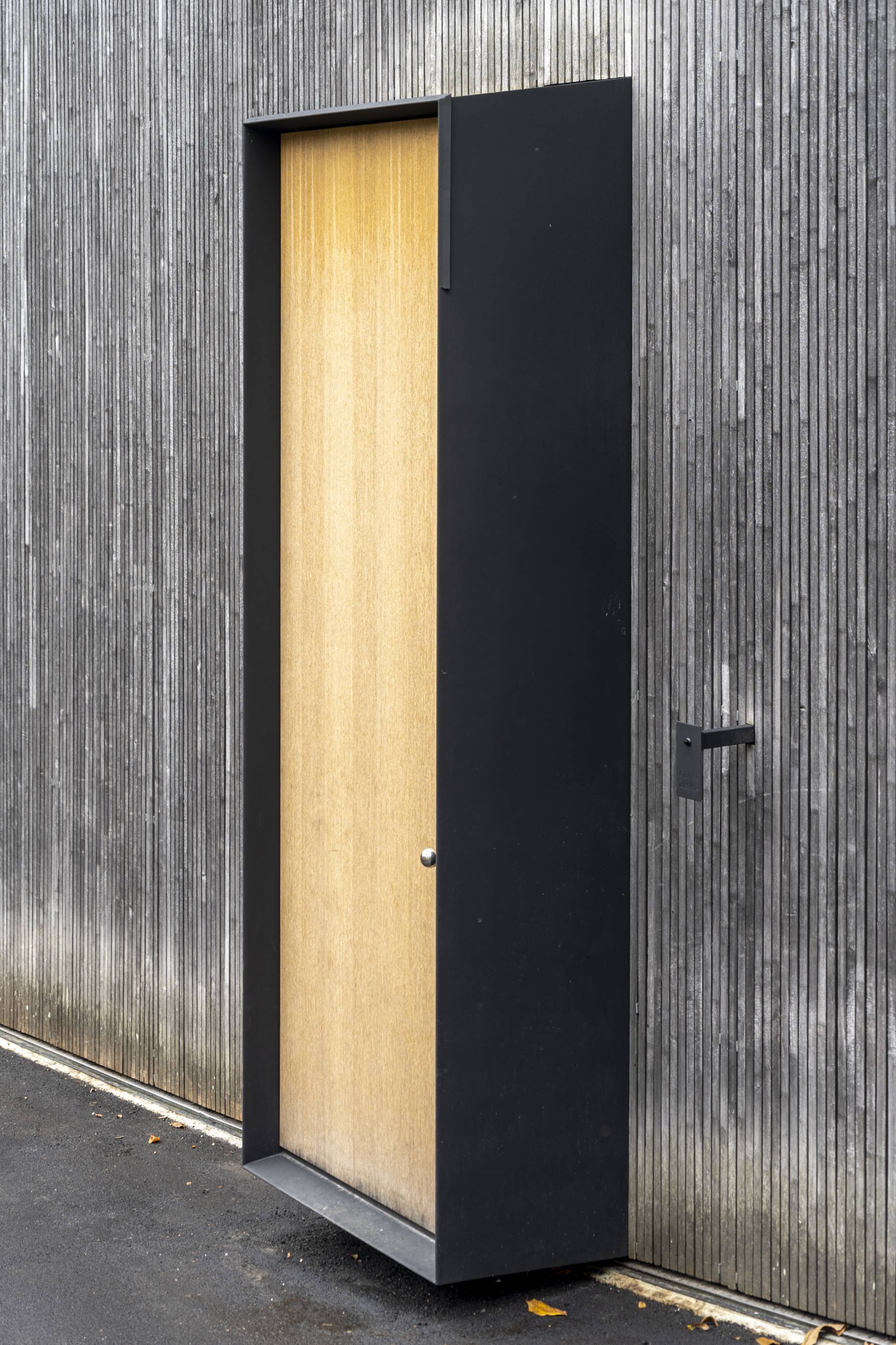 Eingang. Foto: Elia Schneider, 2022