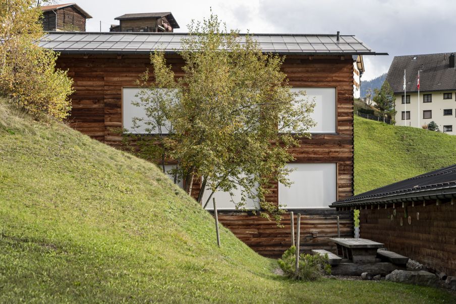 Ansicht West Schulhaus. Foto: Elia Schneider, 2022