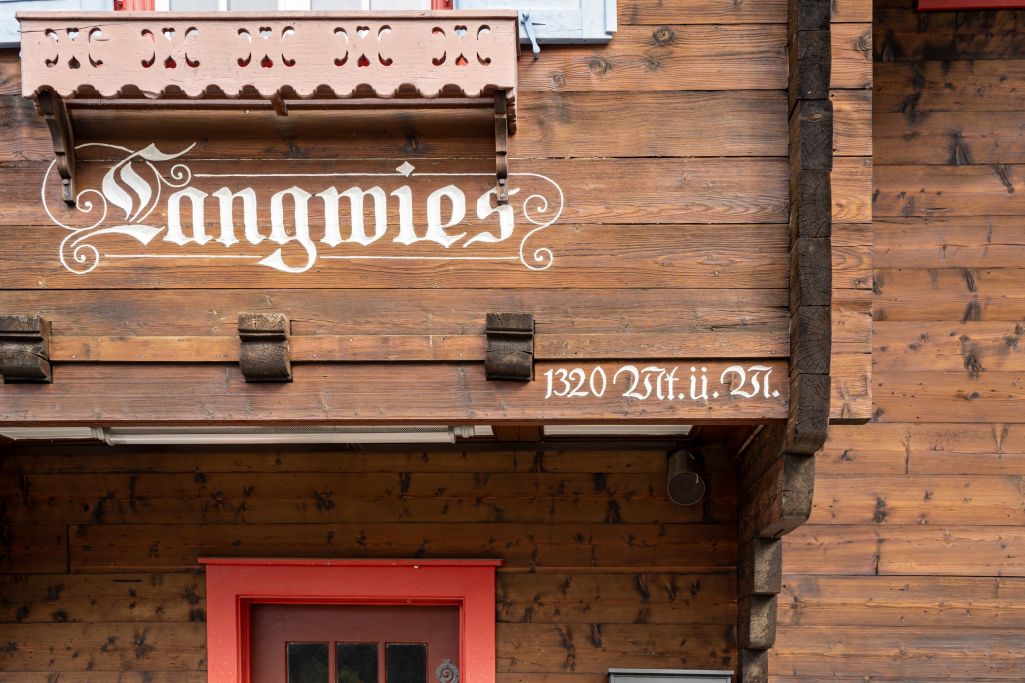 Beschriftung. Foto: Elia Schneider, 2022