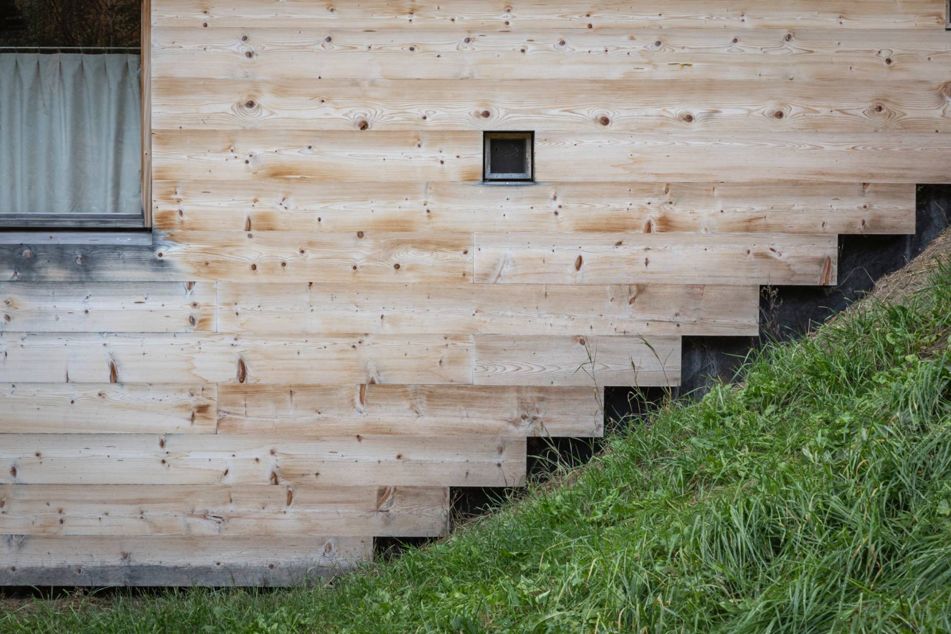 Detail Sockel. Foto: Elia Schneider, 2023
