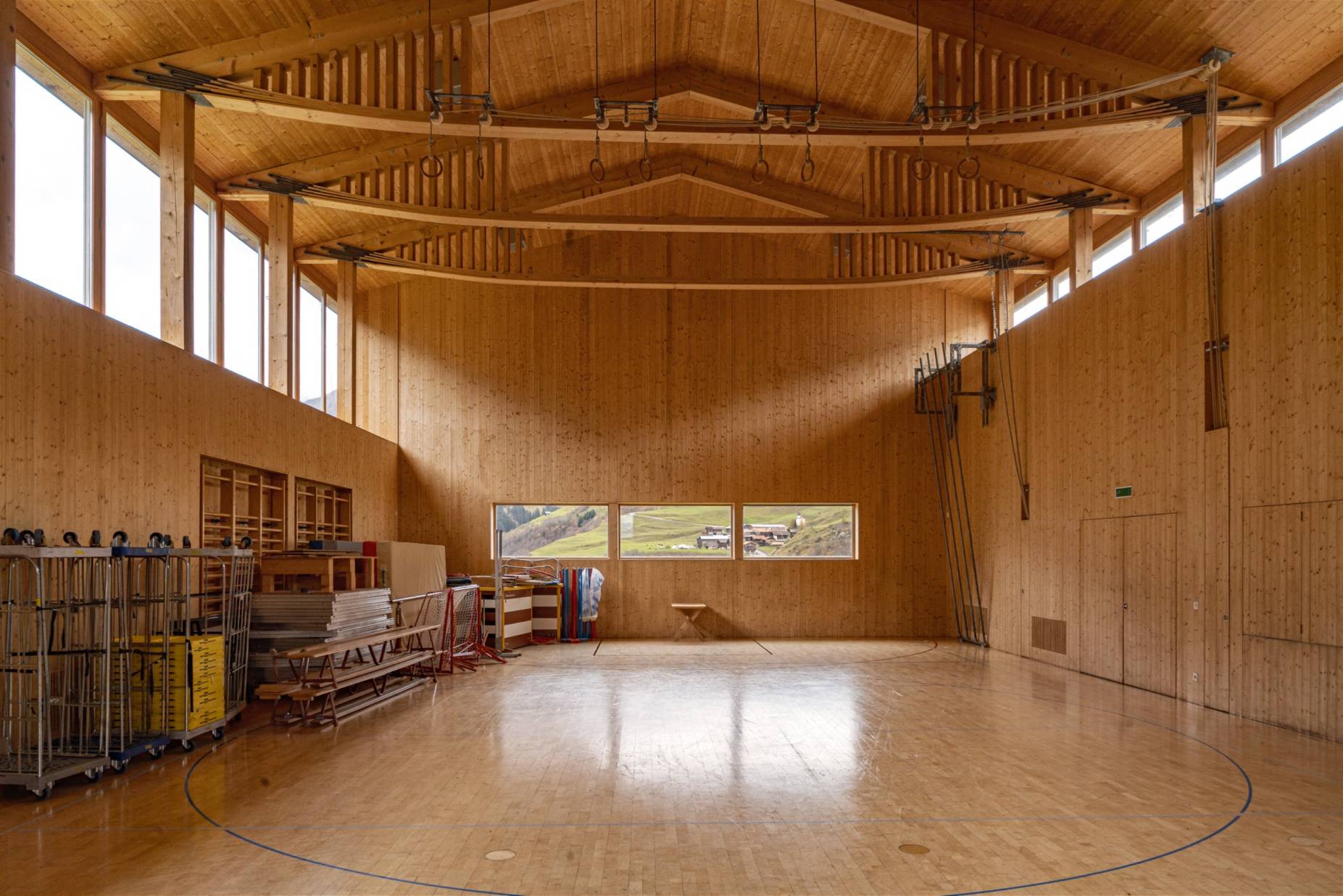 Innenraum. Bild: Elia Schneider, 2022