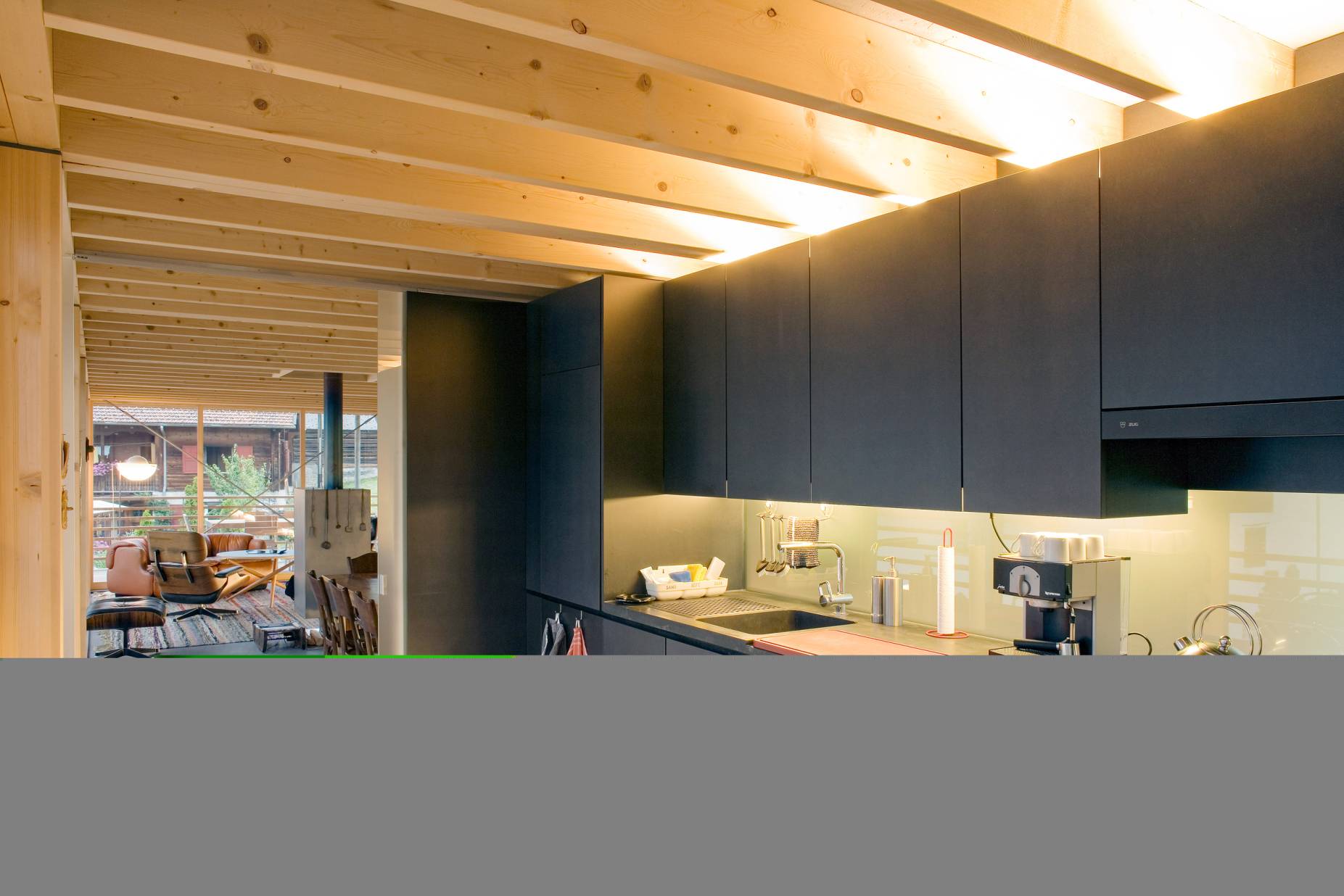 Innenraum. Foto: Tom Kawara, 2006