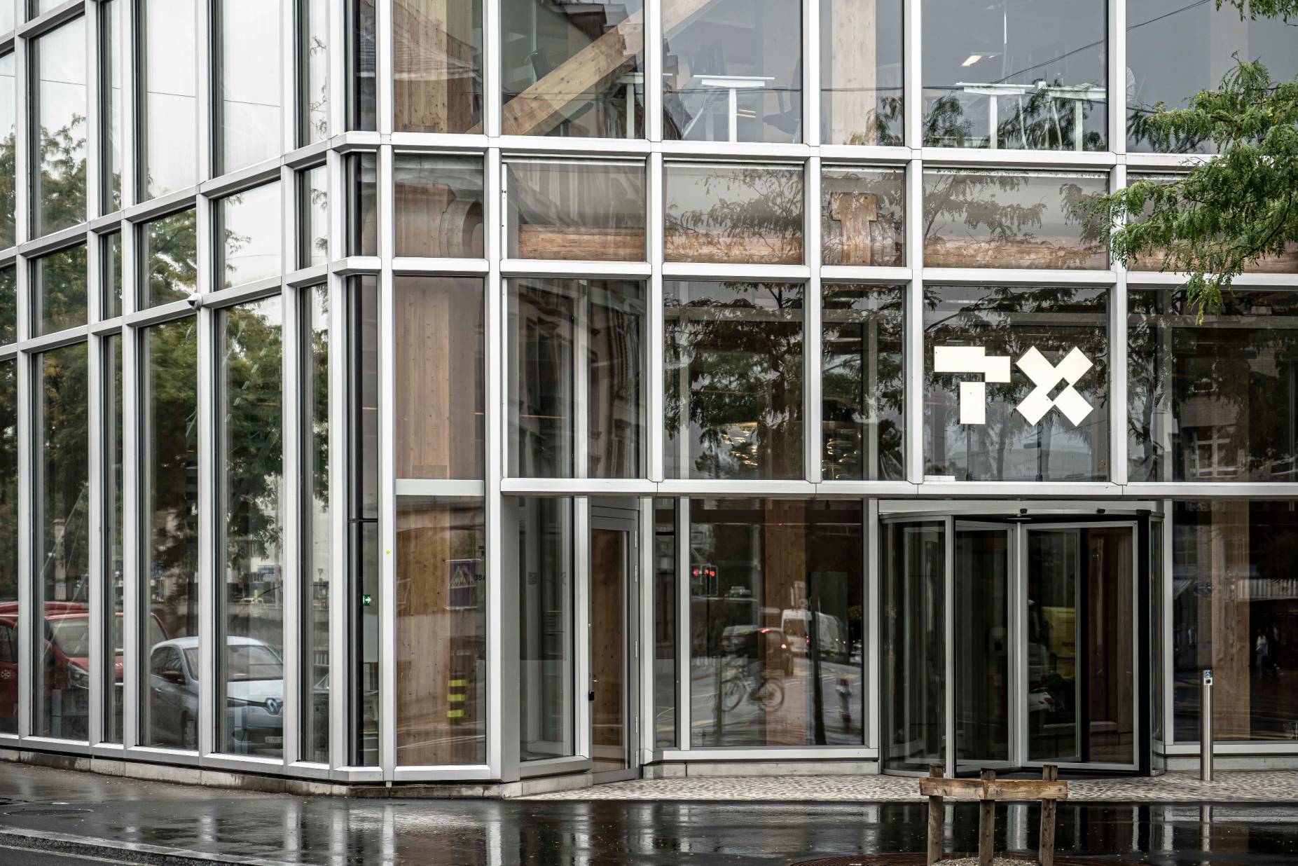 Eingang. Foto: Elia Schneider, 2022