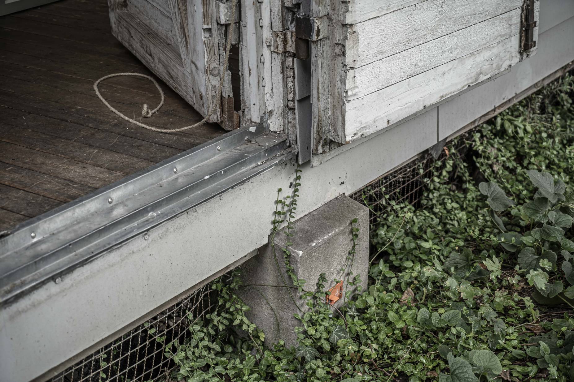 Detail Sockel. Foto: Elia Schneider, 2022