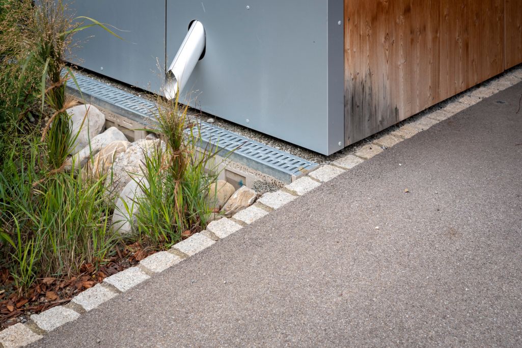 Detail Entwässerung. Foto: Elia Schneider, 2022