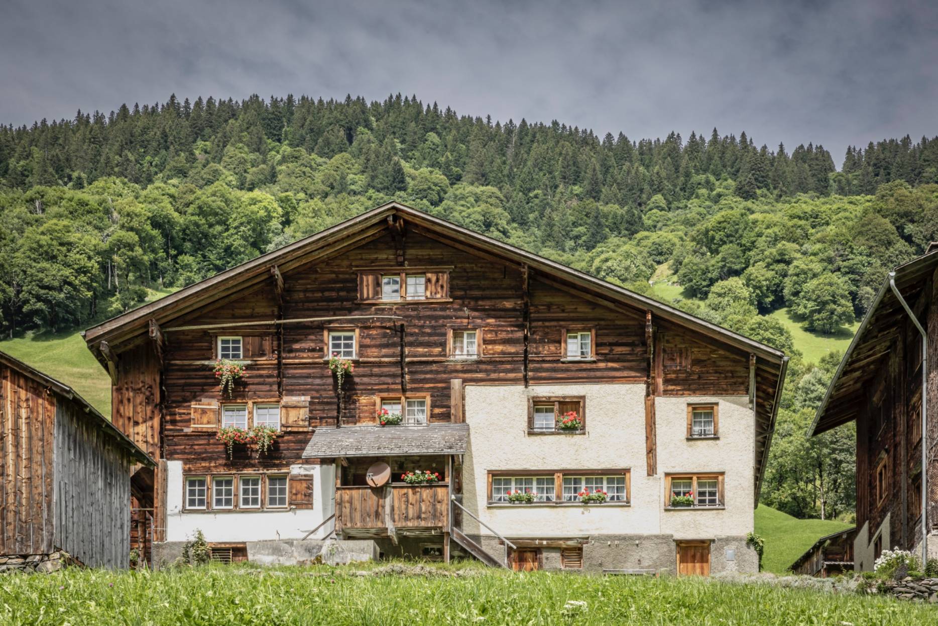 Älteres Frutigenhaus, Ansicht Südost. Foto: Elia Schneider, 2023