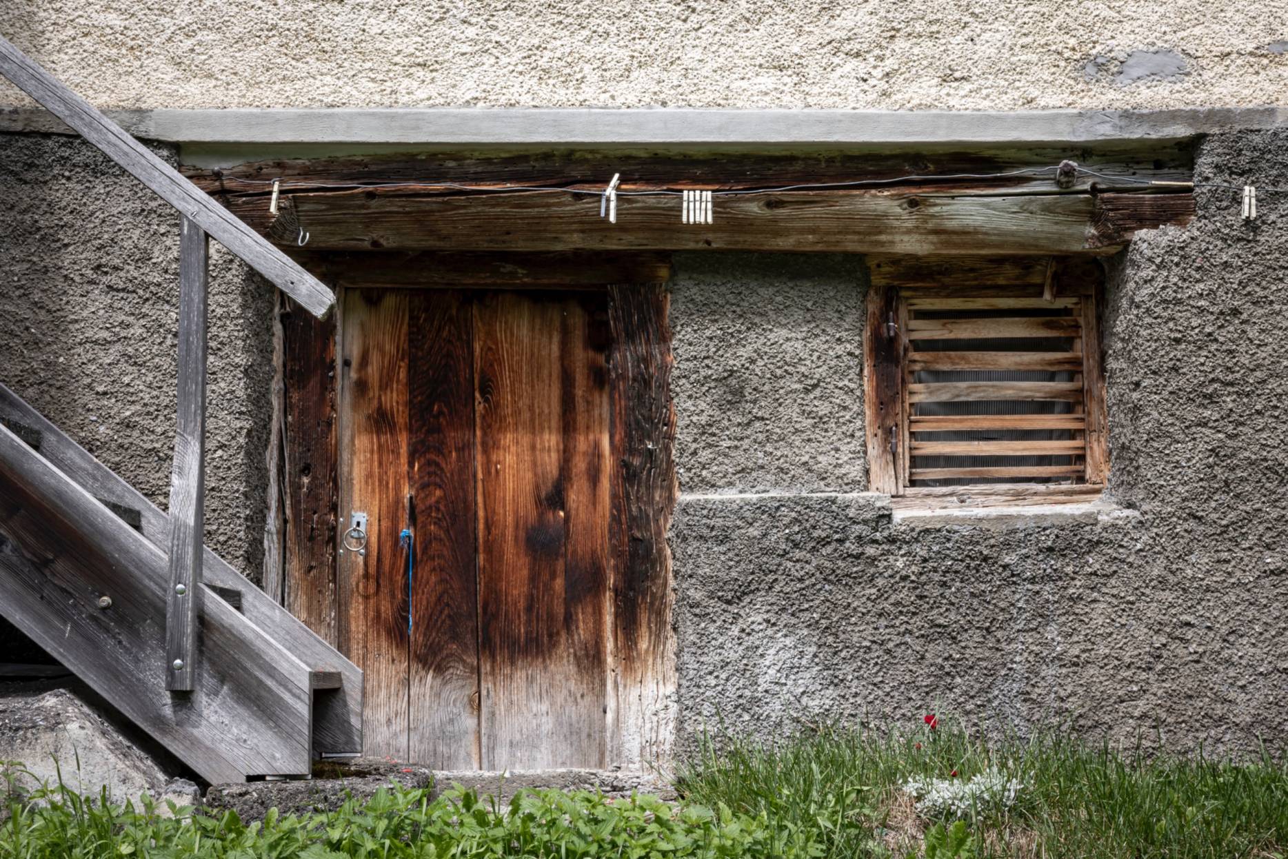 Detail, Sockelbereich. Foto: Elia Schneider, 2023