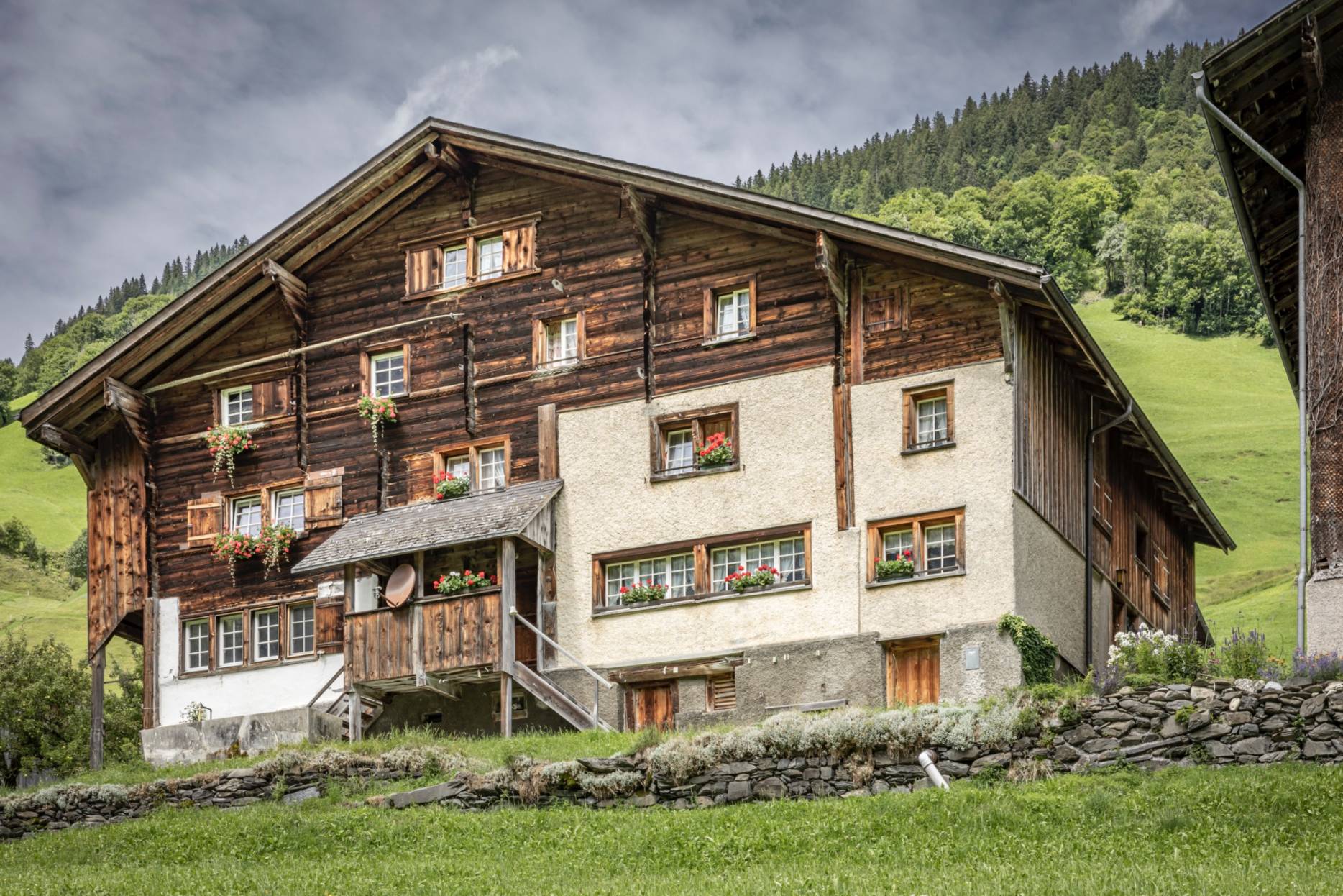 Älteres Fritigenhaus, Ansicht Nordost. Foto: Elia Schneider, 2023