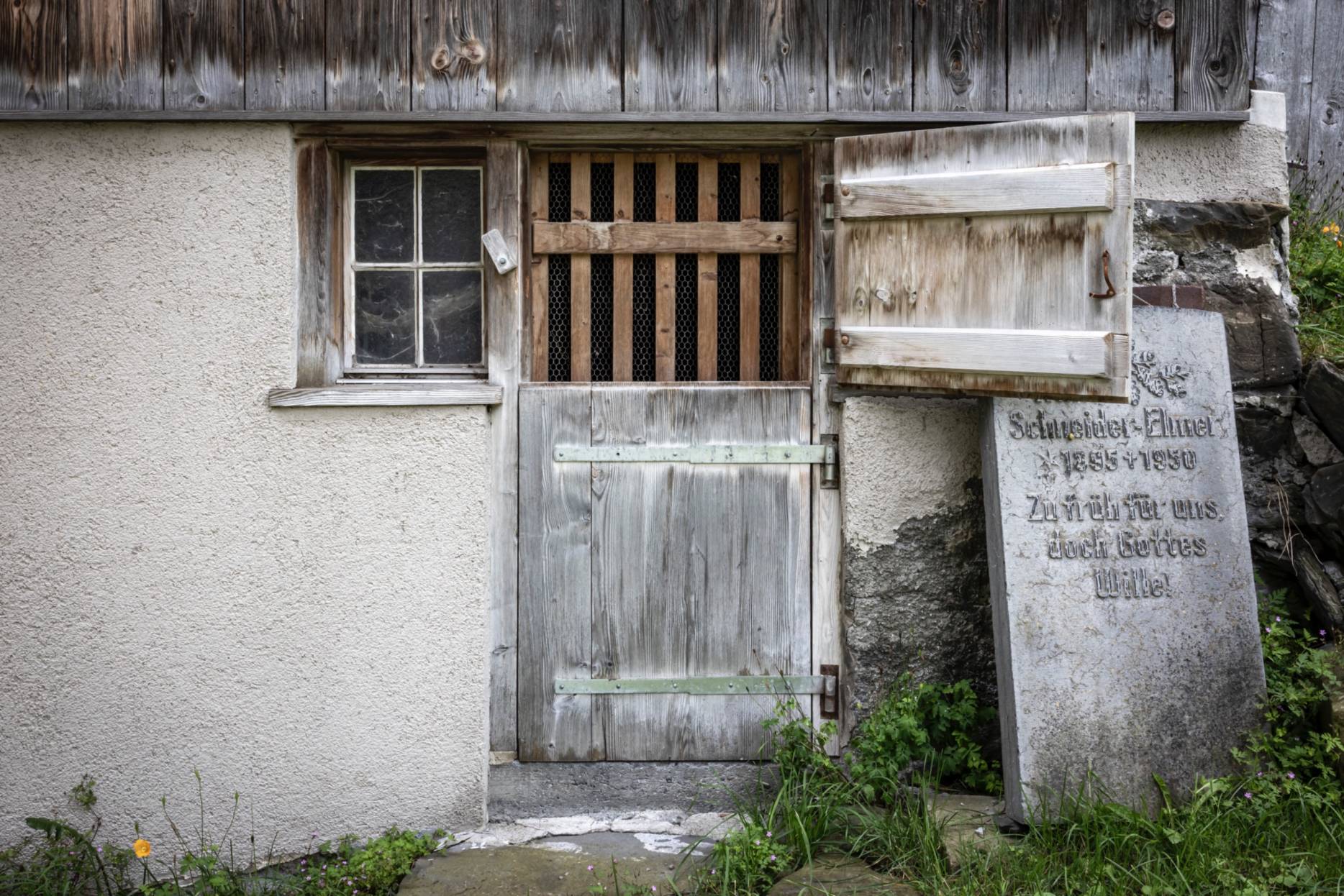 Stalleingang, Fassade Nordost. Foto: Elia Schneider, 2023