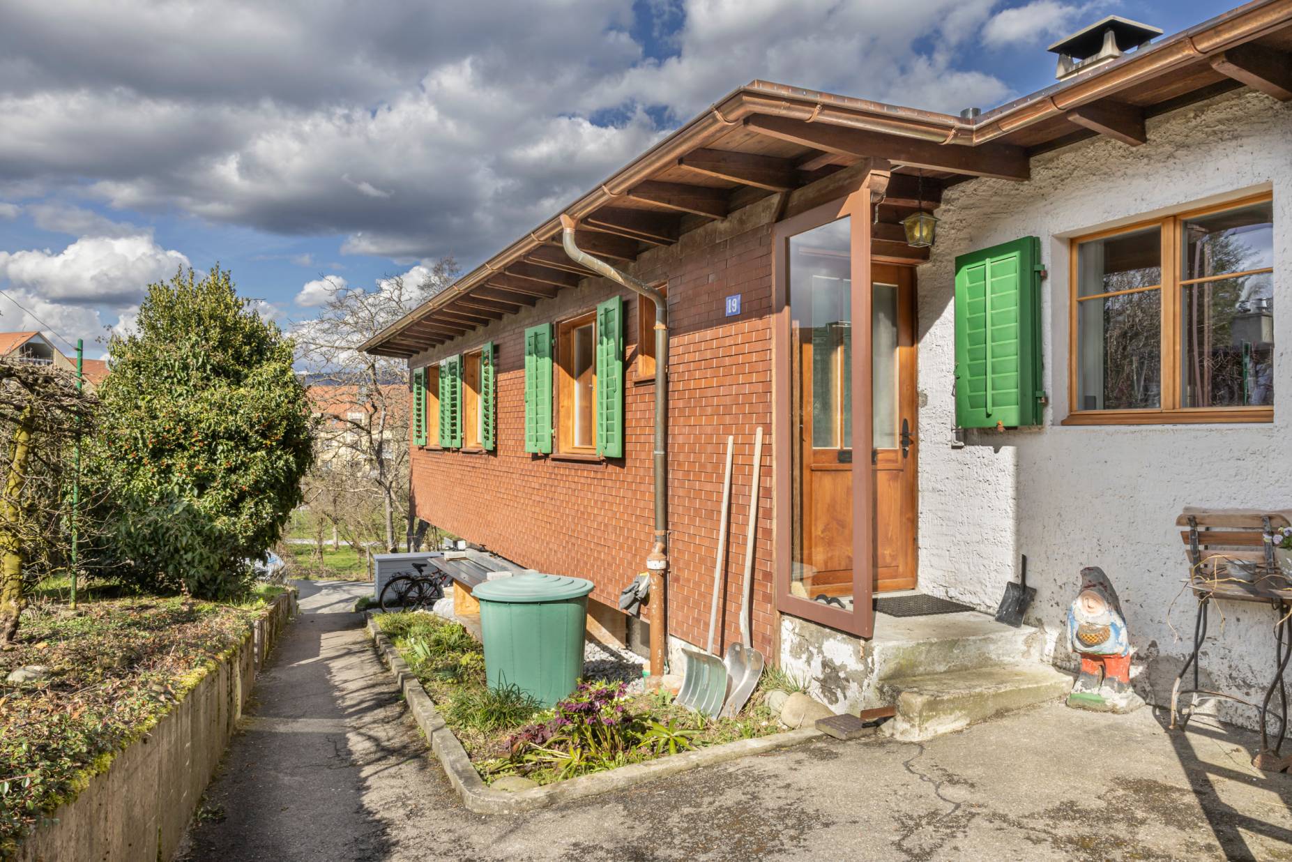 Zugangssituation Westseite. Foto: Elia Schneider, 2023