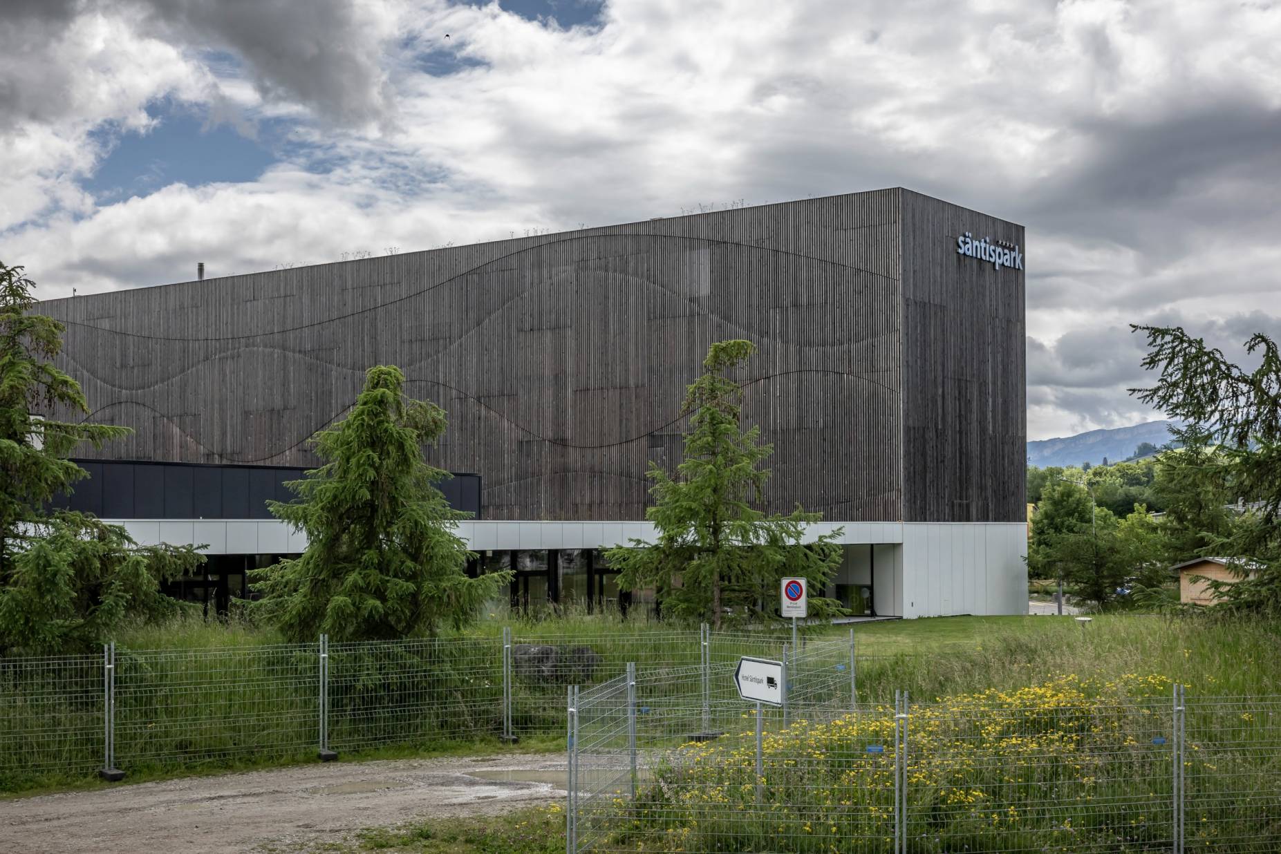 Ansicht Nordwest. Foto: Elia Schneider, 2024