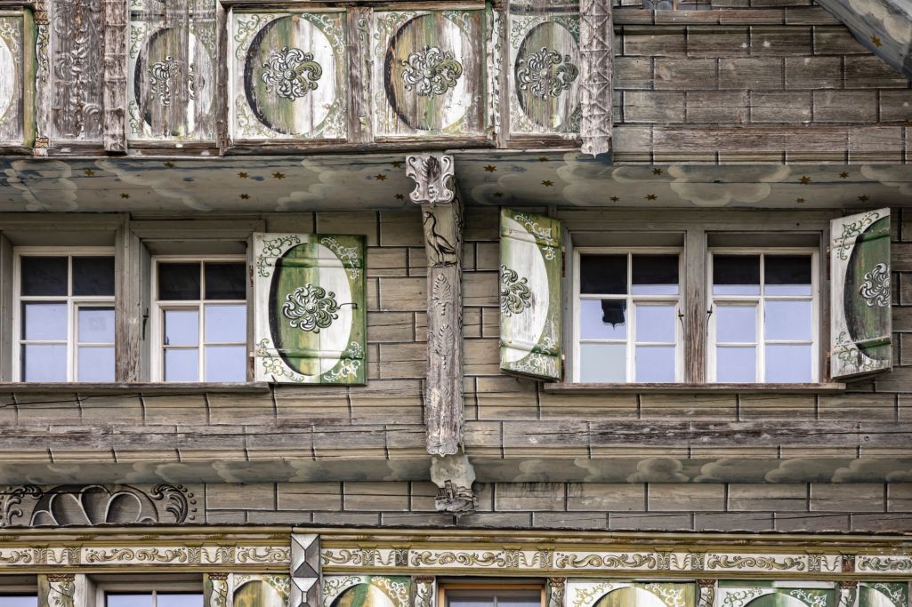 Malerei Fassade. Foto: Elia Schneider, 2024