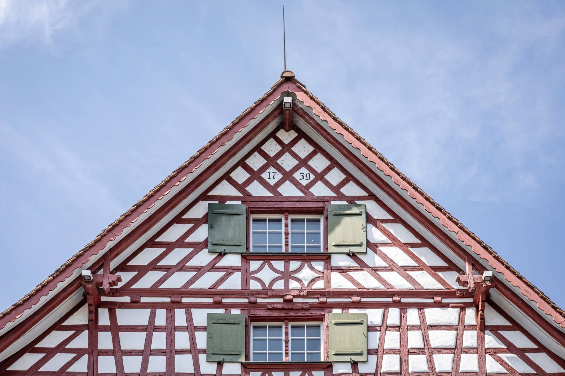 Giebel. Foto: Elia Schneider, 2024