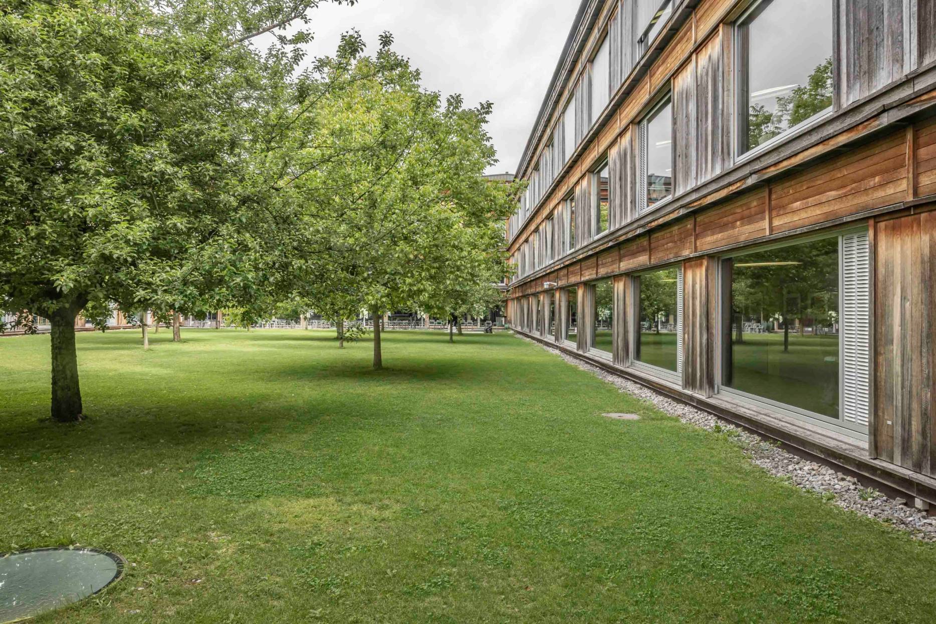 Innenhof. Foto: Elia Schneider, 2024